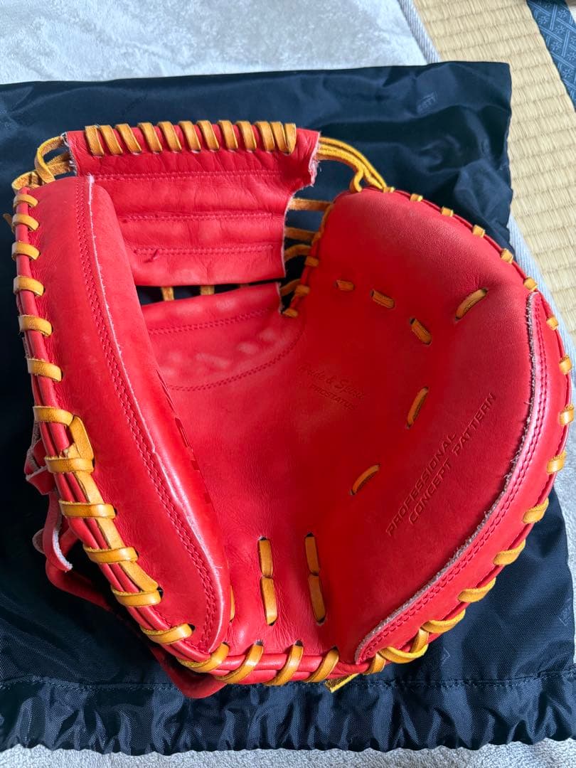 赤いレザー野球グローブ 日本製