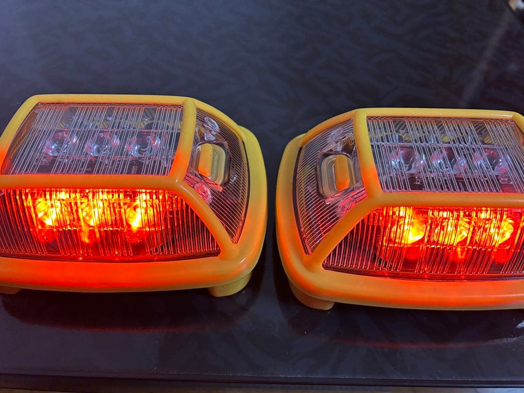 ニコハザード3面発光　赤　2個セット