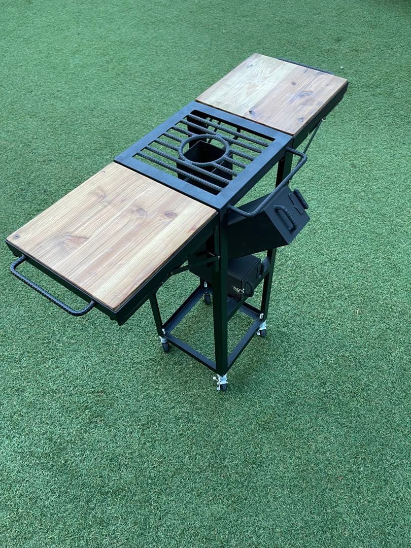 移動式折りたたみテーブル付きロケットストーブ