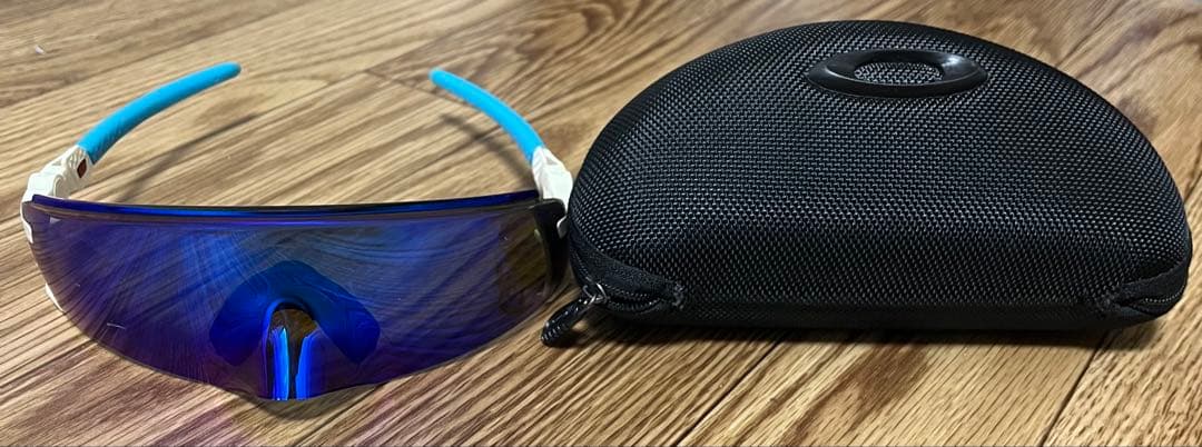 OAKLEY KATOモデル サングラス （ケース付き）