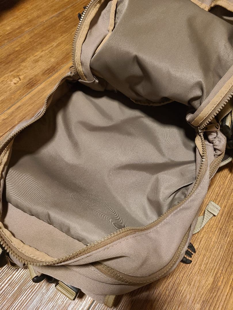 meanswhile バックパック&ウエストバッグ　ドッキング　訳あり