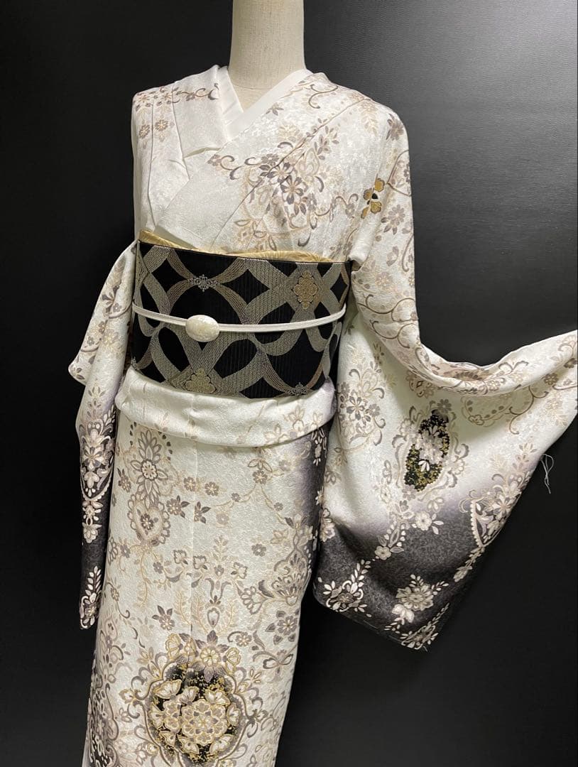 特選金彩訪問着【エキゾチック更紗唐花◆白×墨黒】銀通し煌めく紋意匠地