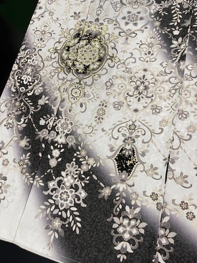 特選金彩訪問着【エキゾチック更紗唐花◆白×墨黒】銀通し煌めく紋意匠地