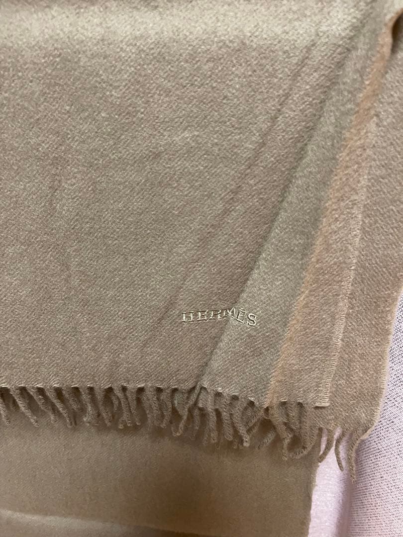 HERMES ベージュ大判ストール