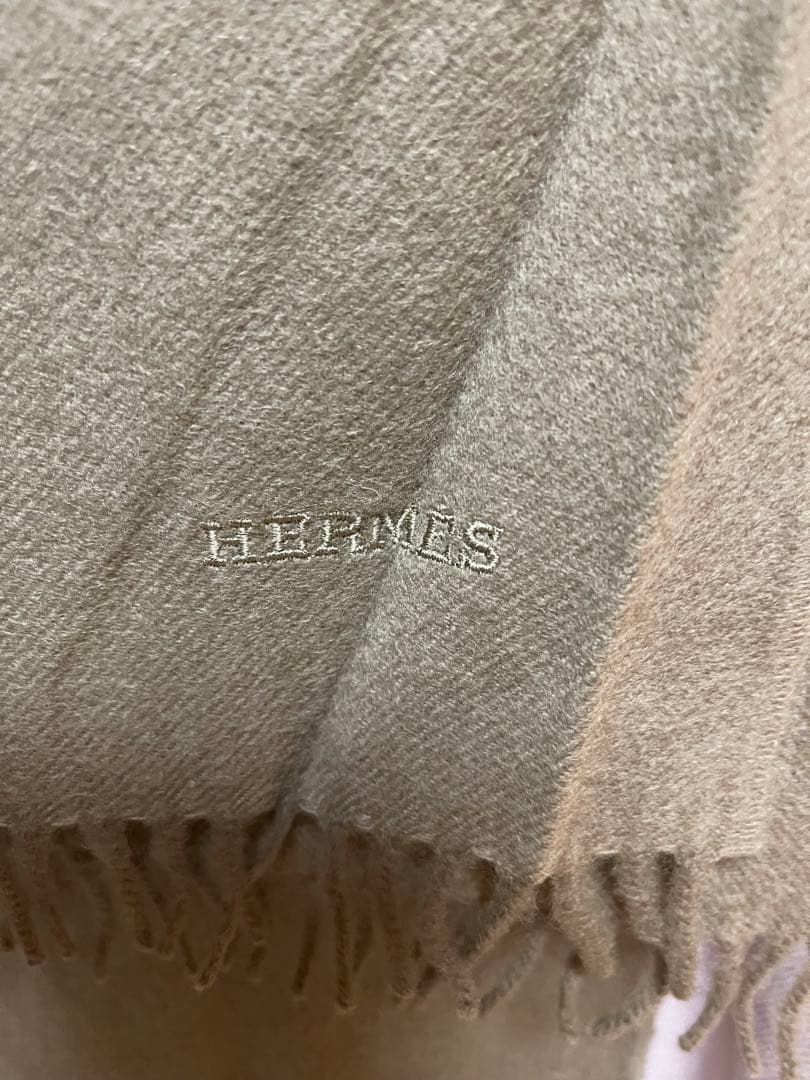 HERMES ベージュ大判ストール