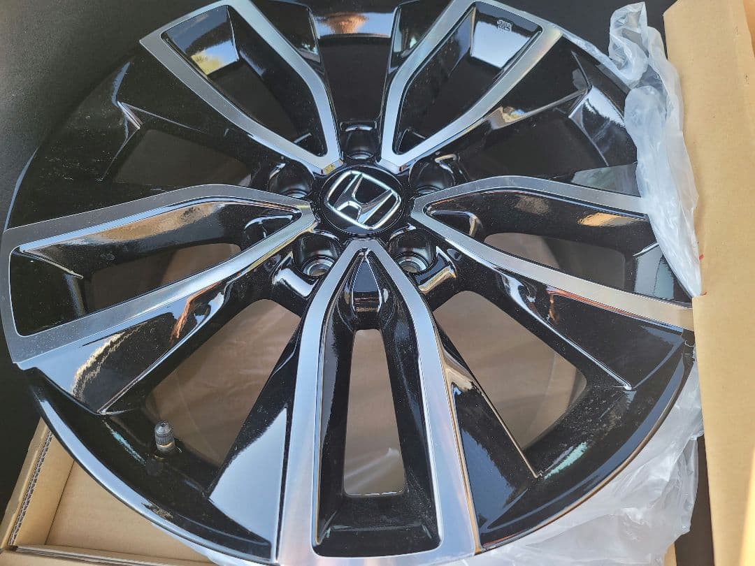 新車外し　ホンダ　新型ヴェゼル　純正ホイール　4本　18インチ　送料込み！
