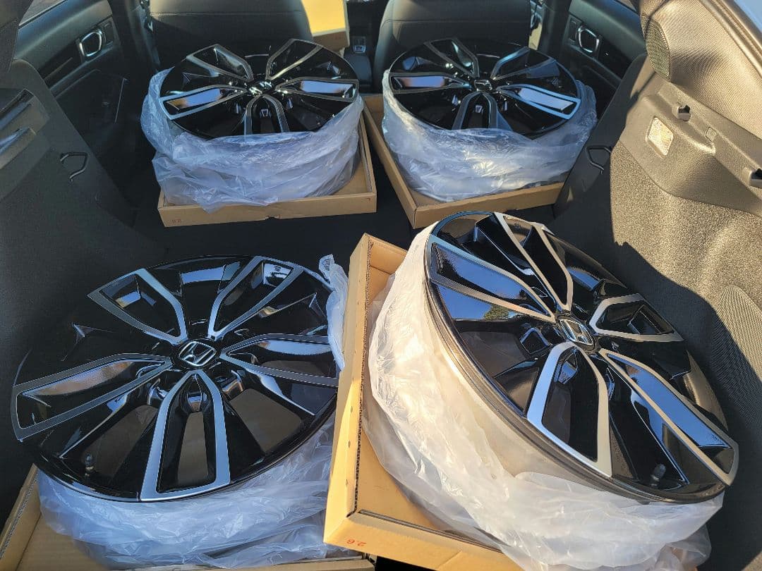 新車外し　ホンダ　新型ヴェゼル　純正ホイール　4本　18インチ　送料込み！