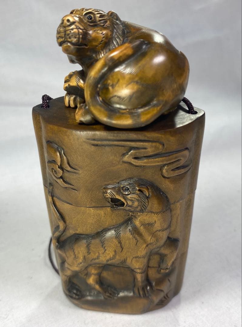 印籠　柘植　十二支虎　黄楊繊細彫刻　木製