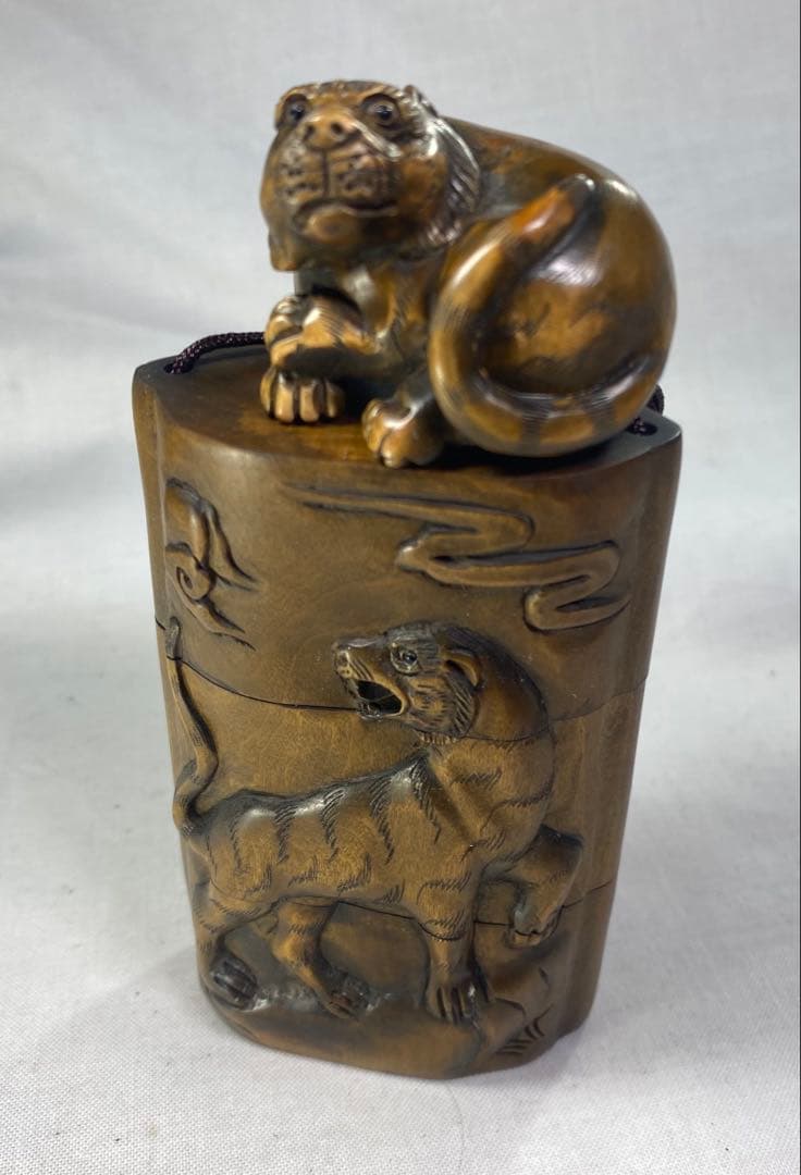 印籠　柘植　十二支虎　黄楊繊細彫刻　木製