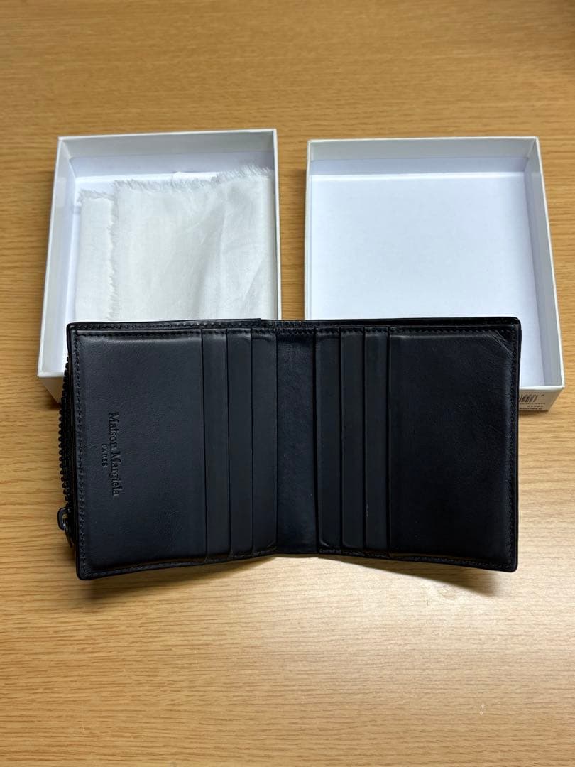 マルジェラ　2つ折りレザー財布