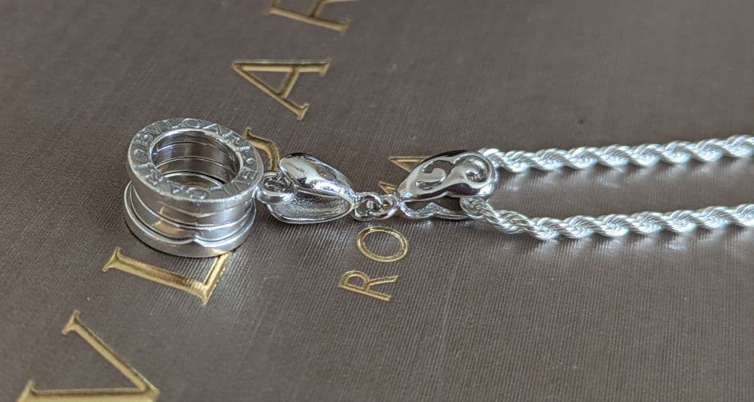 ブルガリ ビー・ゼロワン シルバー ペンダントトップ ネックレス ケース付