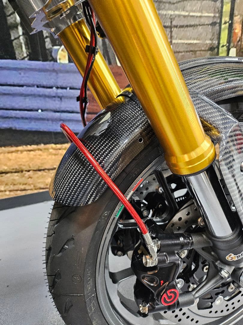 z900rs 用 マジカルレーシング カーボンフロントフェンダー