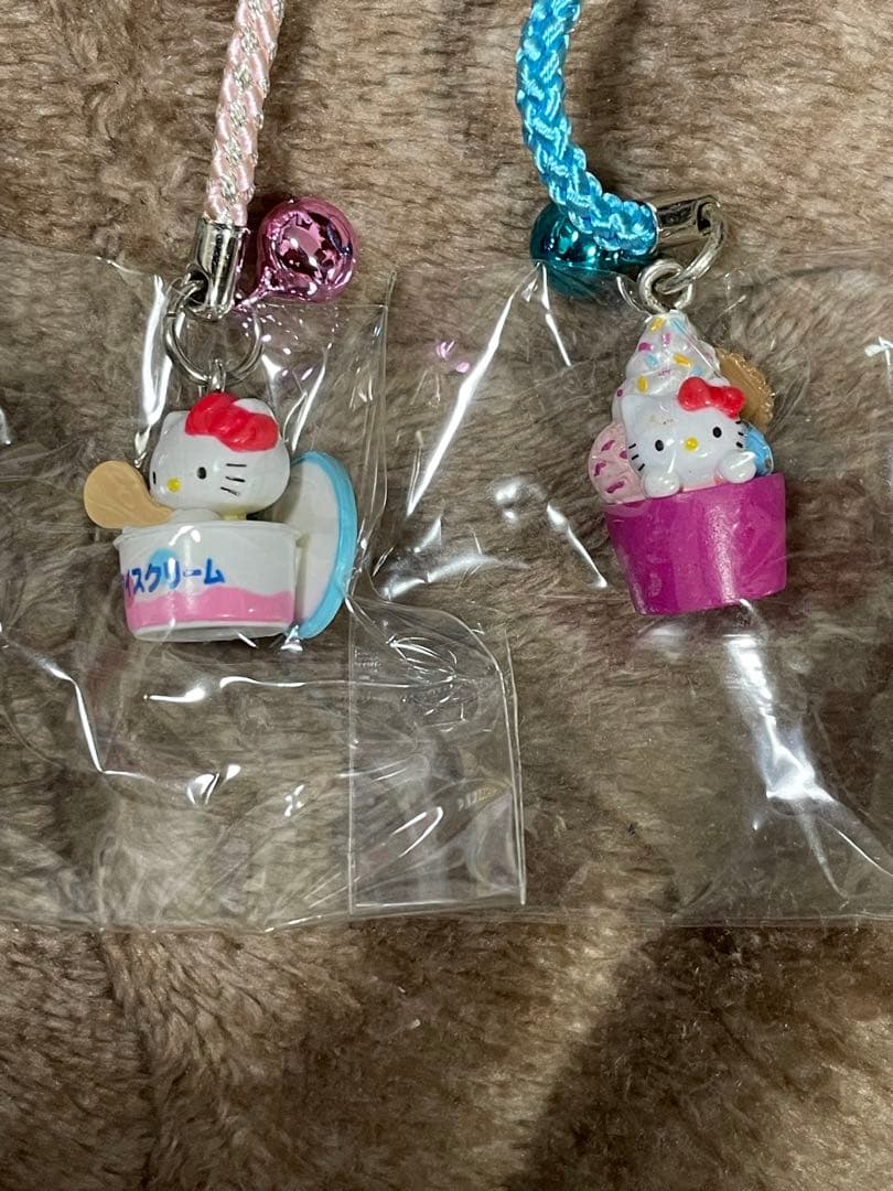 激レア　ハローキティ アイスクリーム ストラップ　2体セット