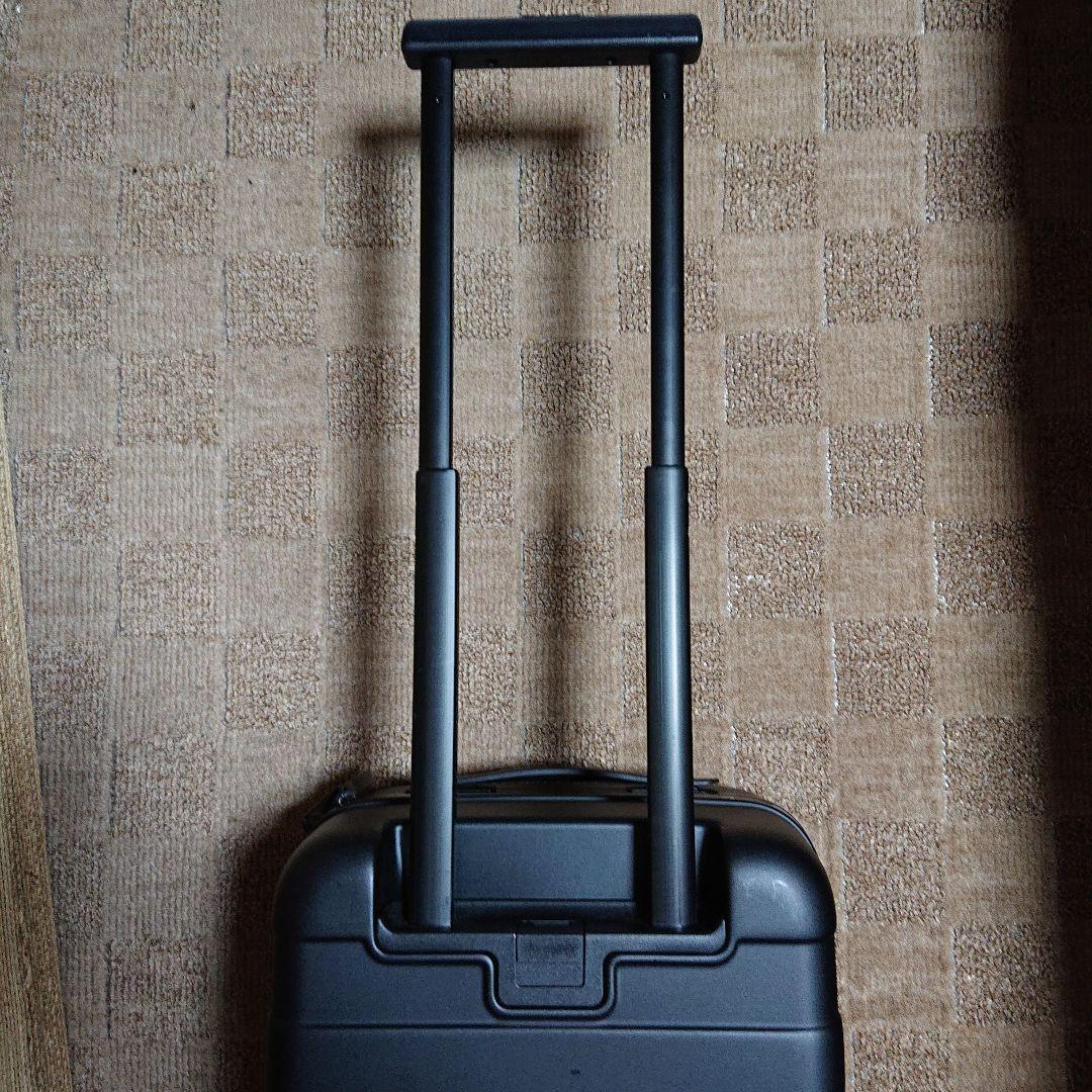 無印良品 バーを自由に調節できる ハード キャリーケース（20L）