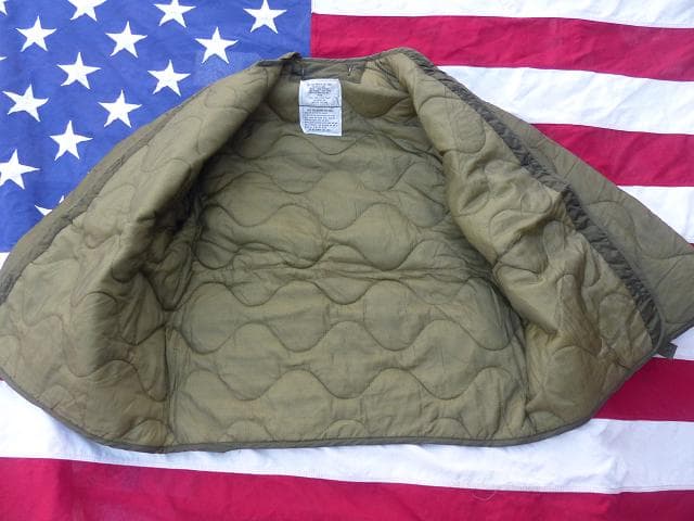 1975” 米軍実物 デッド M65 フィールドジャケット用ライナー M 209