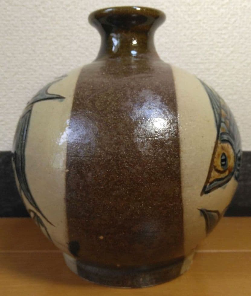 人間国宝 金城次郎 線彫魚文壷 栞 共箱 未使用品 壷屋焼 やちむん 笑魚 海老