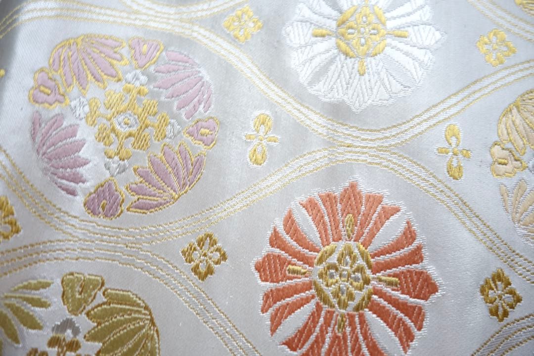 正絹　六通袋帯　立涌宝華紋　唐織　銀地　入学式、卒業式に