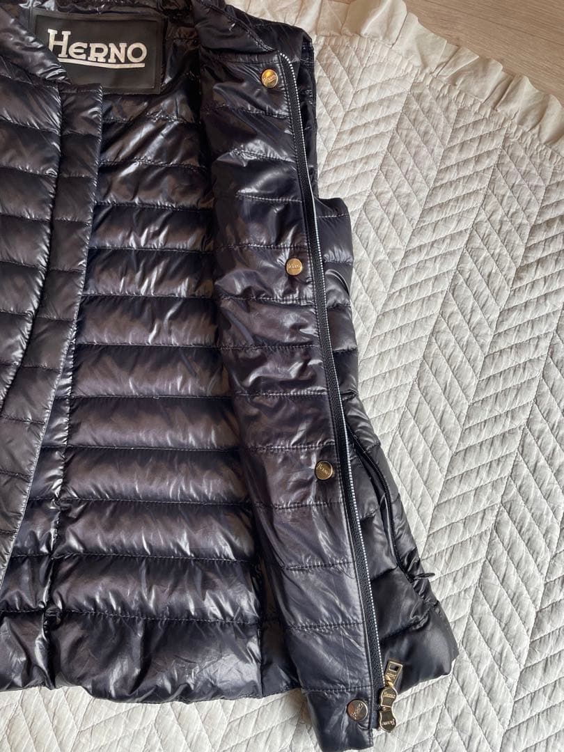 k♡極美品♡ HERNO ヘルノ ダウンベスト ゴールドジップ　ブラック