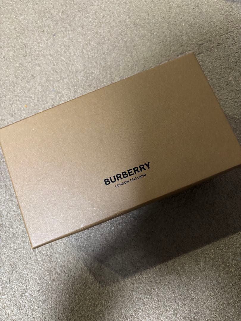 【ほぼ未使用・値下げ中】 BURBERRY サングラス