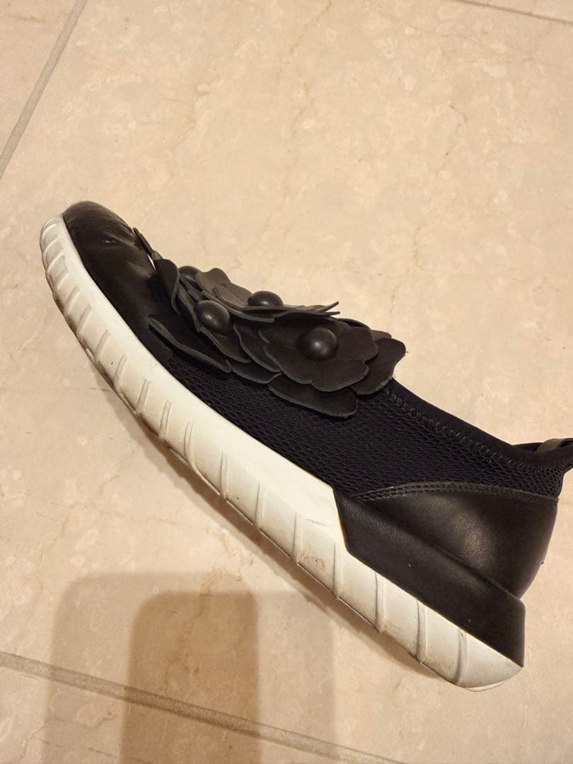 クッキーさま専用モンクレール　フラワー装飾 ブラックスニーカー35サイズ