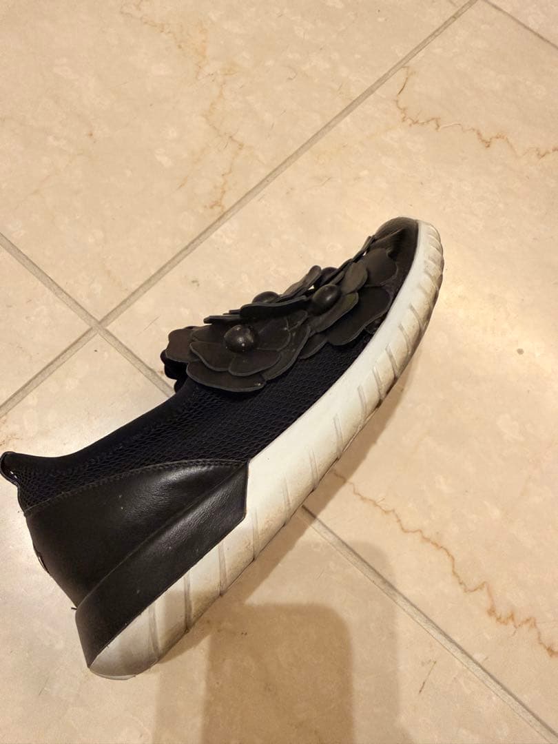 クッキーさま専用モンクレール　フラワー装飾 ブラックスニーカー35サイズ