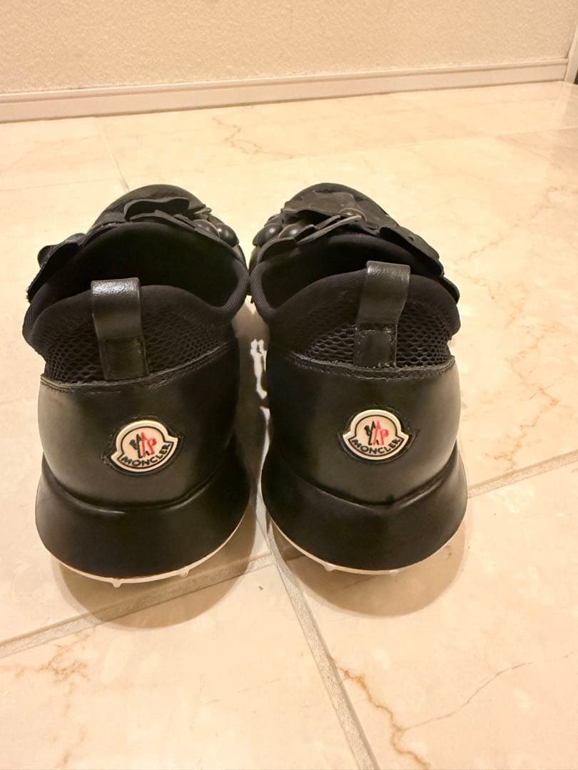 クッキーさま専用モンクレール　フラワー装飾 ブラックスニーカー35サイズ