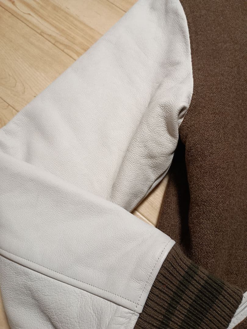 Columbia スタジャン ブラウン/ホワイト XL