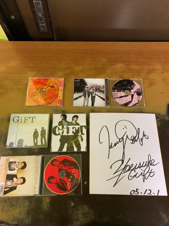 ギフト gift GIFT  さん　サイン入りＣＤ　サイン　色紙