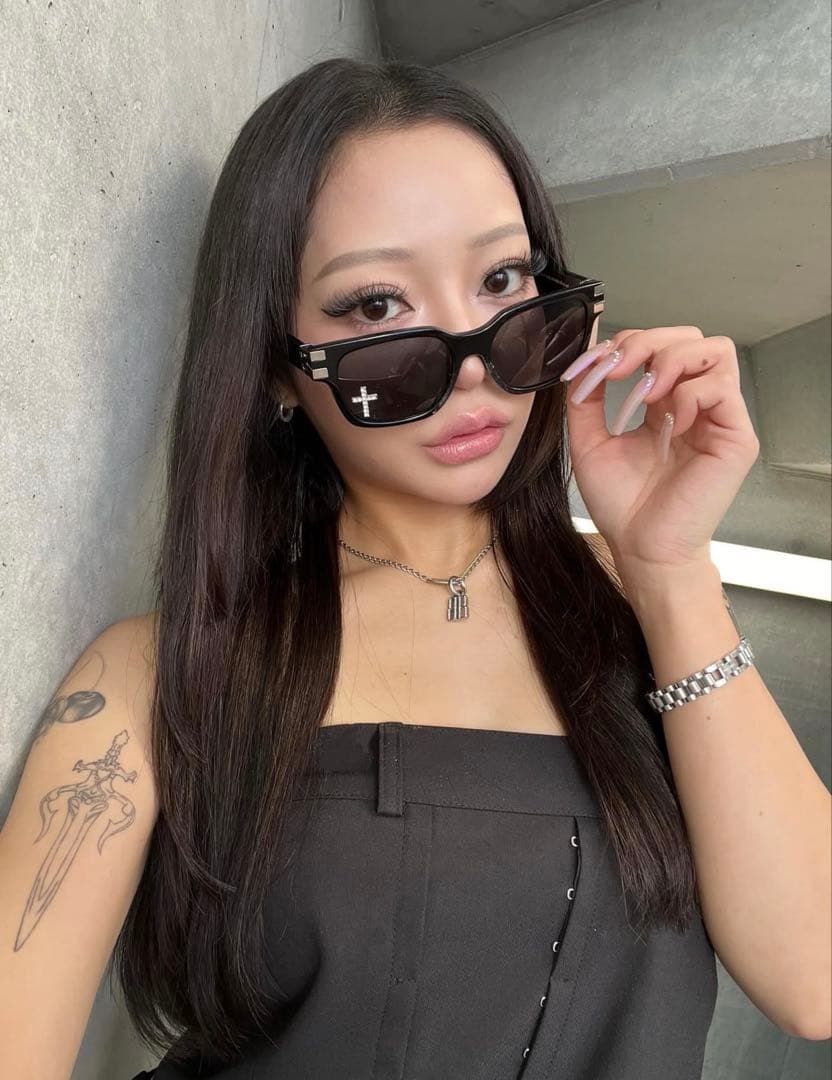 moseyec T-Pablow 武道館　着用サングラス