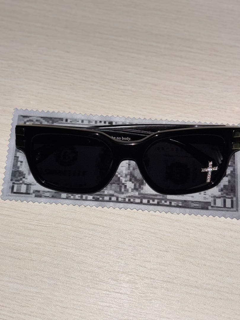 moseyec T-Pablow 武道館　着用サングラス