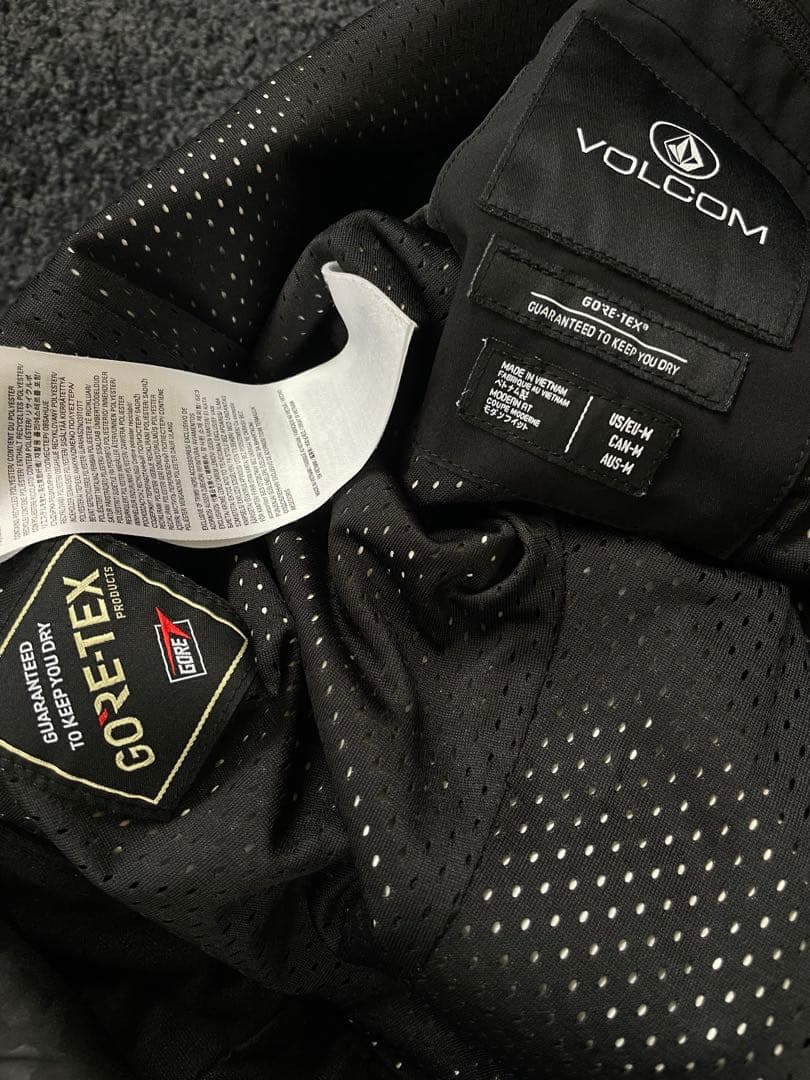 VOLCOM GORE-TEX ブラックスノーボードウェア
