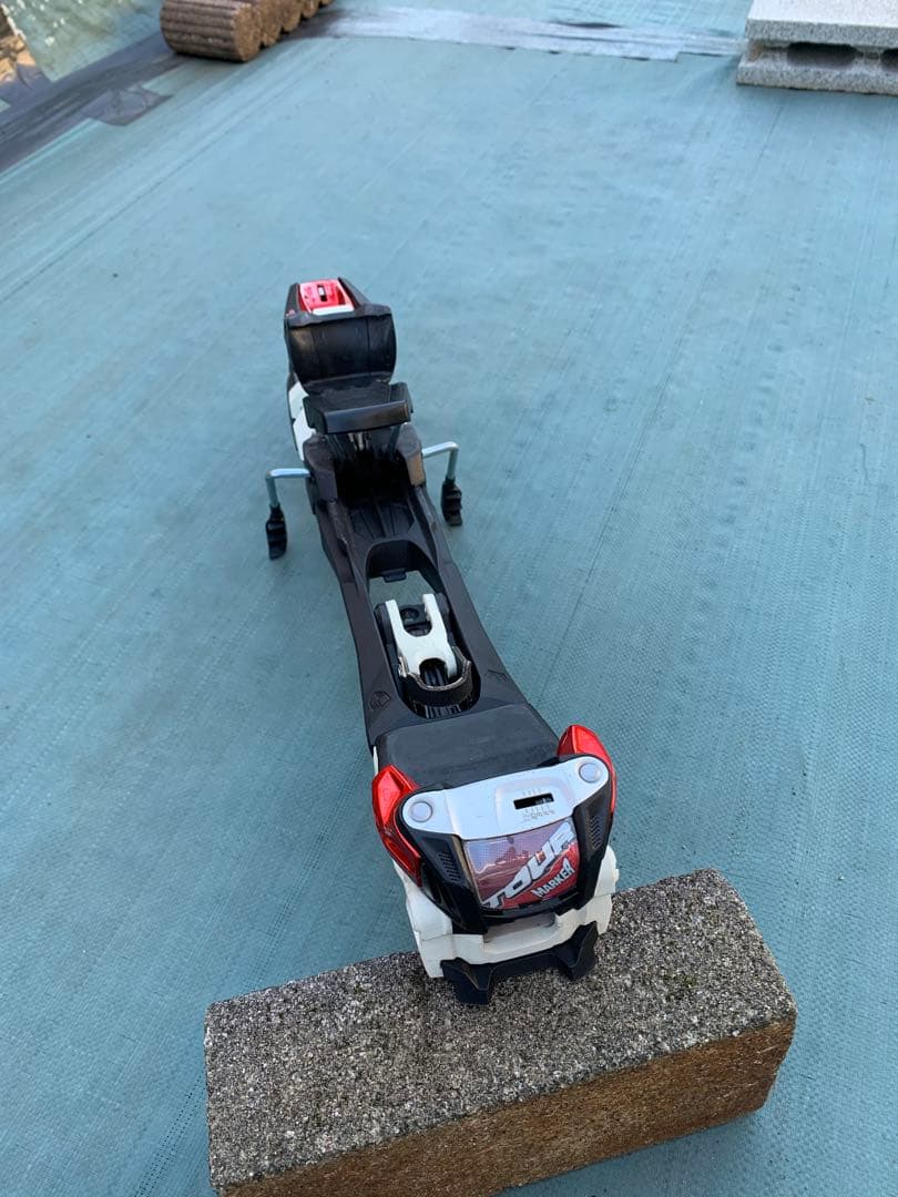 バックカントリー スキー ビンディング