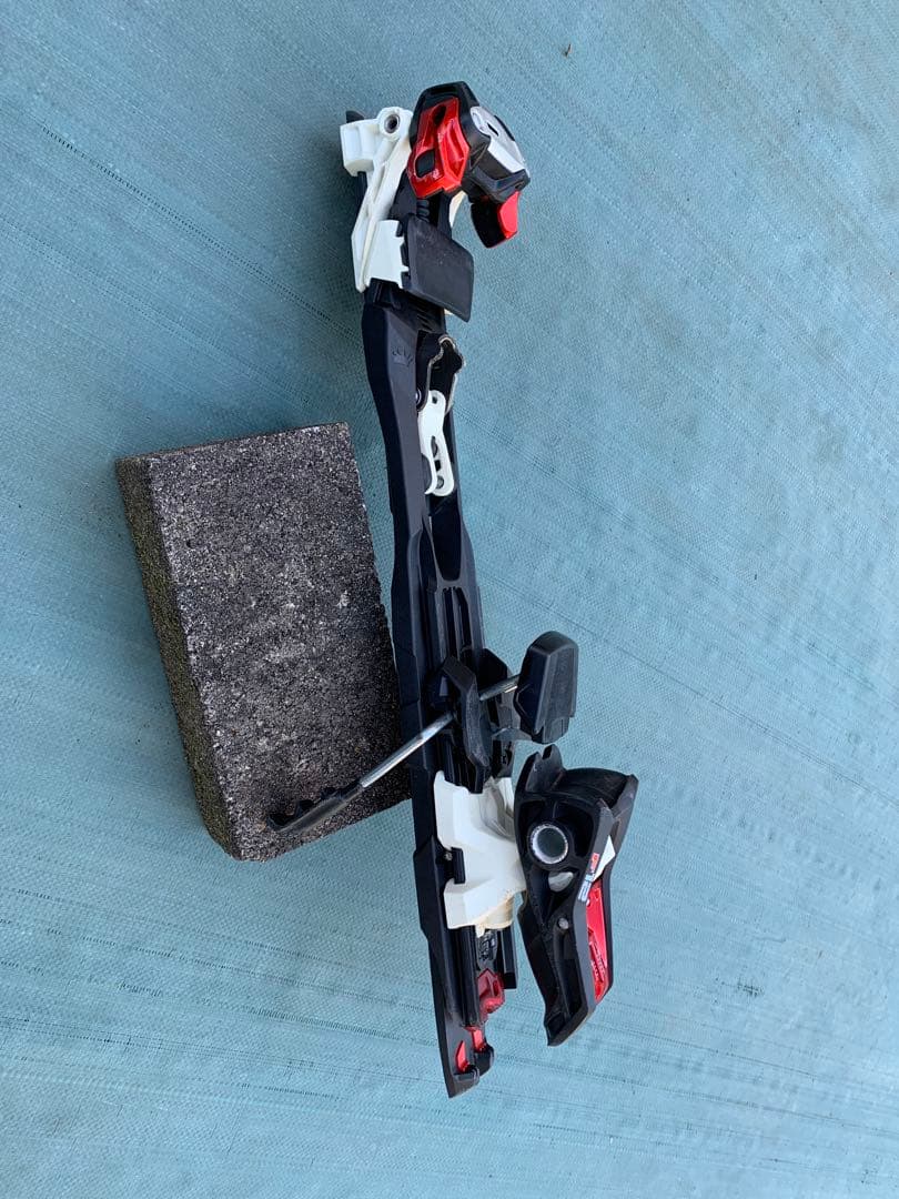 バックカントリー スキー ビンディング