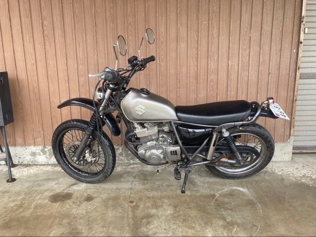 グラストラッカー　純正タンク　ラメ塗装　NJ47A