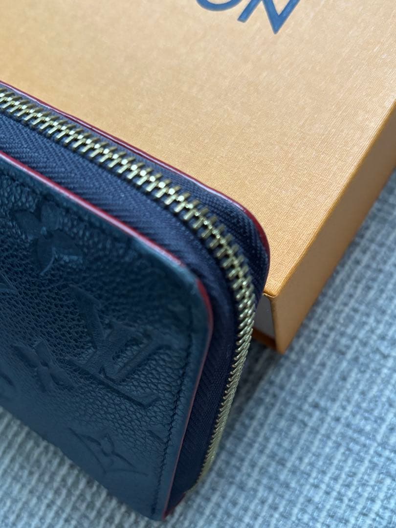 ルイヴィトン モノグラム アンプラント ジッピーウォレット マリーヌルージュ