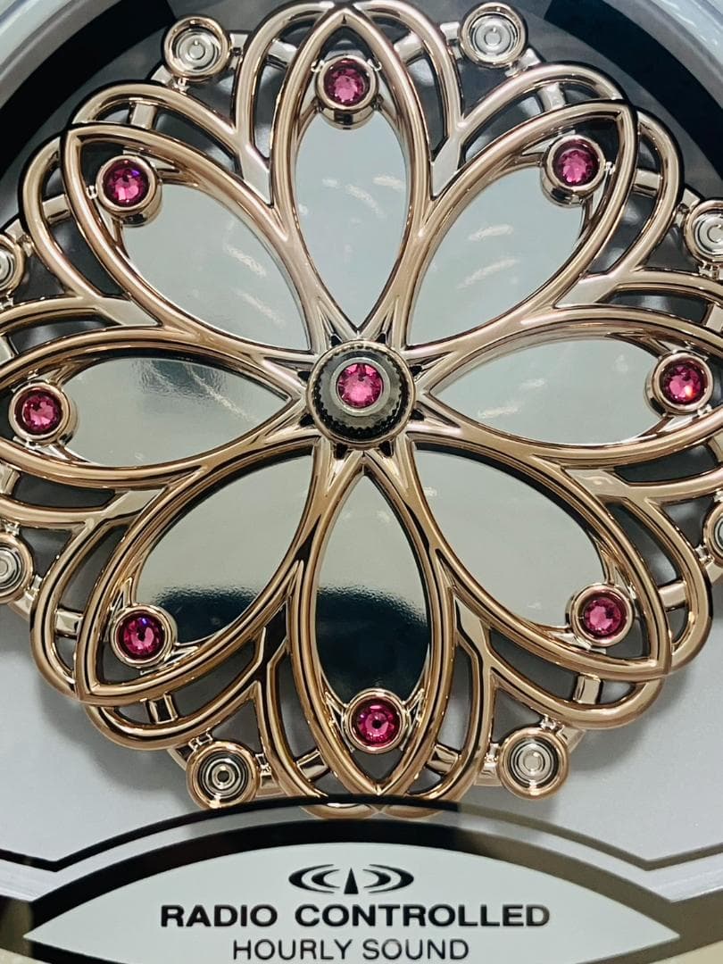 H8-153 新品 スモールワールド からくり電波時計 8MN407RH03