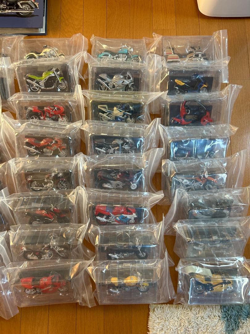 デアゴスティーニ　モトコレクション　45台ダイキャストモデル　資料付