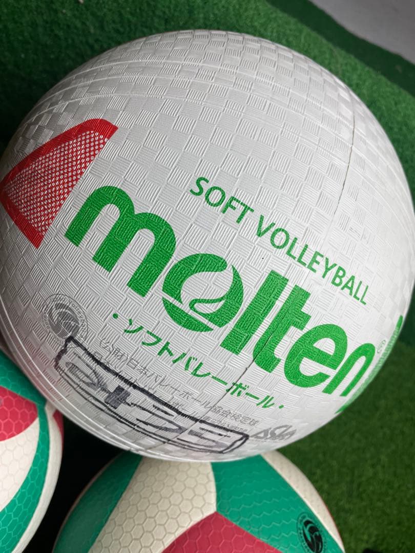 バレーボール　小学生4号軽量公式球3球練習球ソフトバレー球セット　中古品