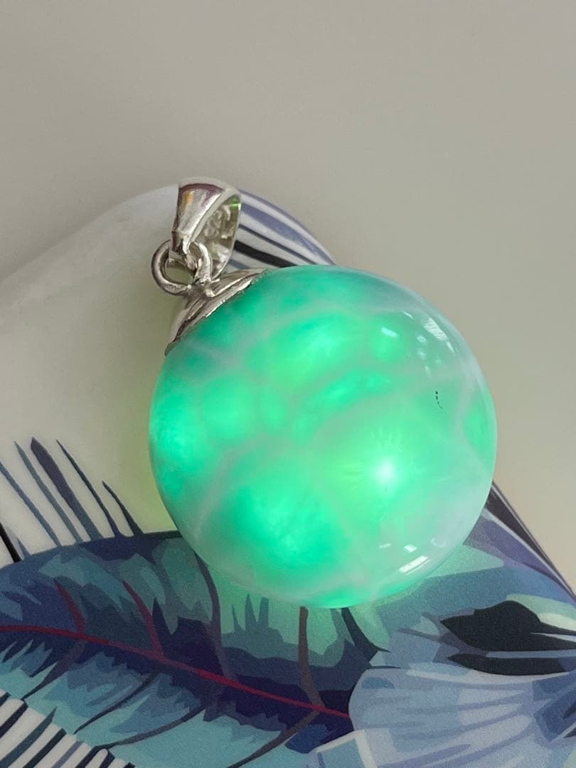 天然石☆高品質！ラリマーまる型ペンダントップ☆両面違って両面美しい！