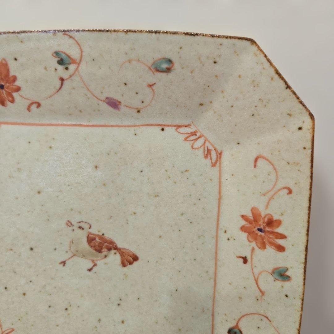 佐藤もも子　花と鳥の絵柄の角皿　新品未使用