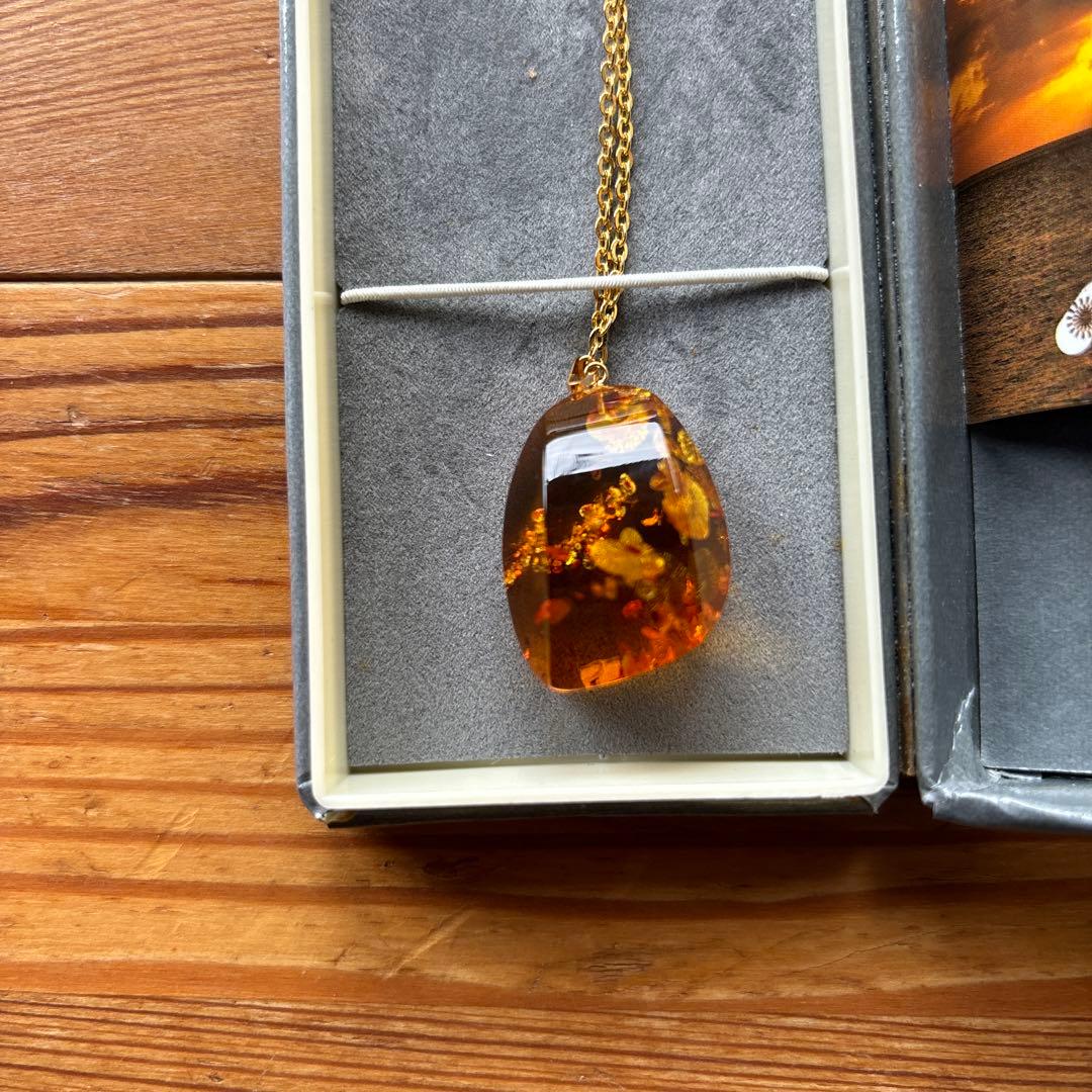 久慈琥珀ペンダント