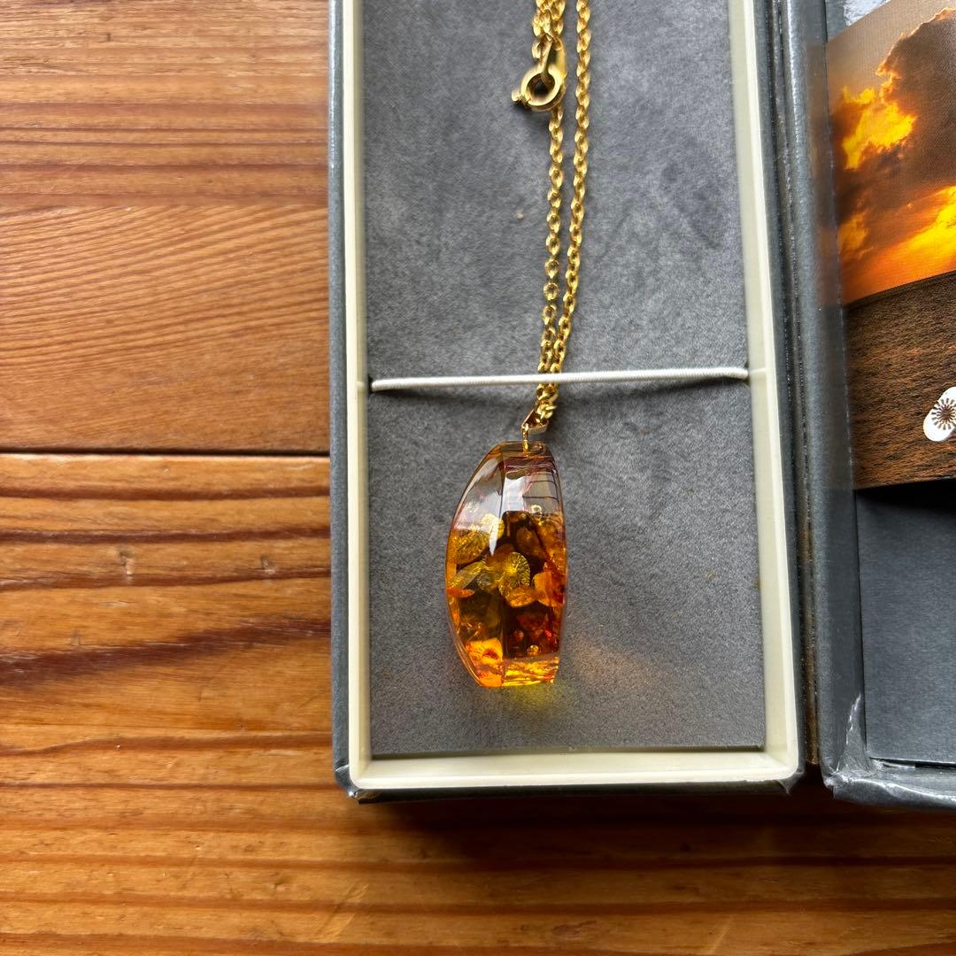 久慈琥珀ペンダント