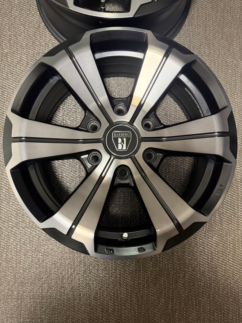 ハイエース200系　バルベロ　￼17インチホイール　カスタム