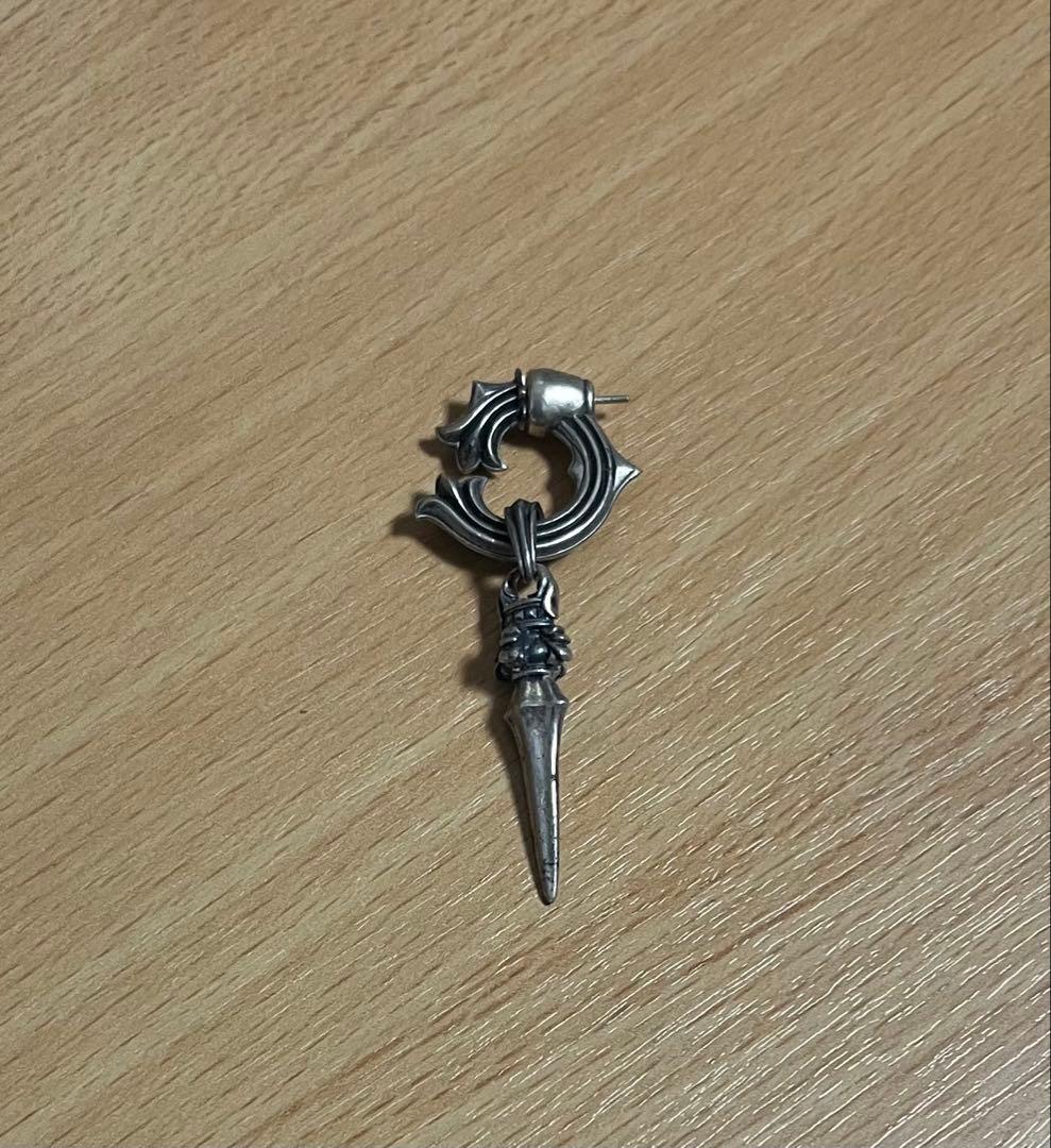 Artemis Classic 銀牙ドロップ ピアス　アルテミスクラシック