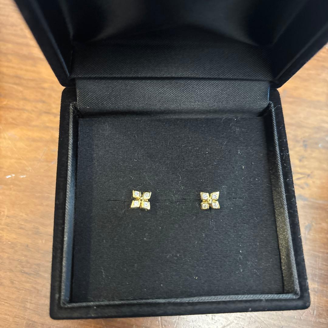 ジュエリーツツミ　ピアス　k18 ダイヤモンド　刻印あり