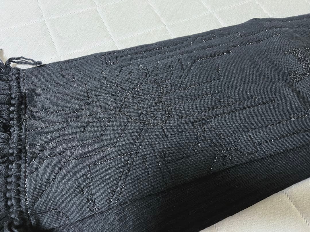 ア*ア様 ゴルチエ マフラー オールブラック×ラメロゴ　サイバーコレクション