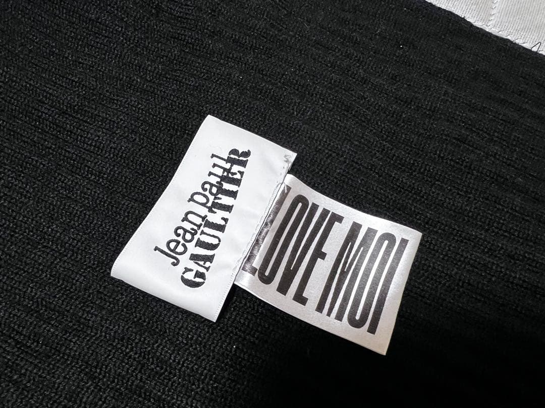 ア*ア様 ゴルチエ マフラー オールブラック×ラメロゴ　サイバーコレクション