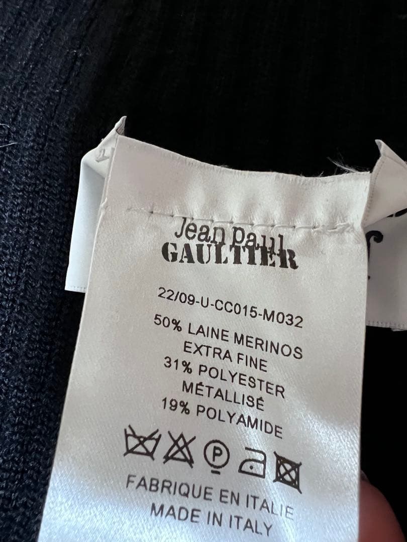 ア*ア様 ゴルチエ マフラー オールブラック×ラメロゴ　サイバーコレクション