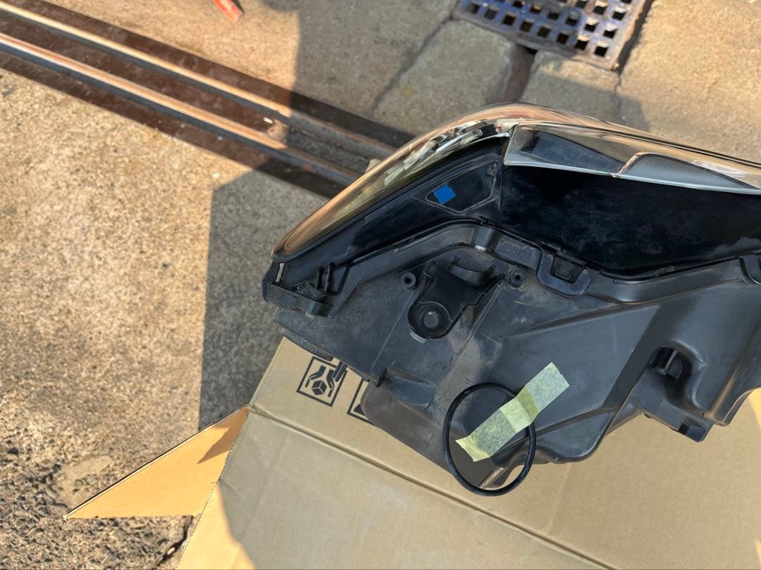 レクサスRC300hの左ヘッドランプ