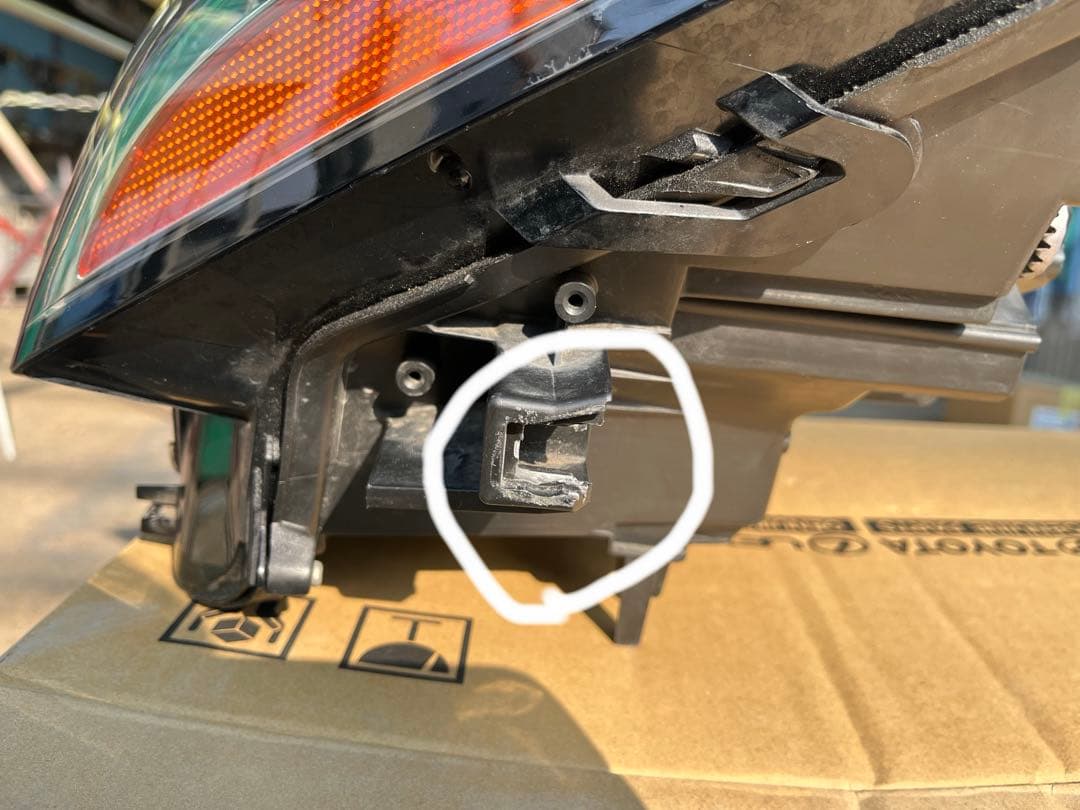 レクサスRC300hの左ヘッドランプ